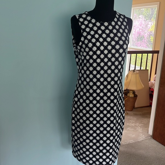 Polka dot navy and white size 4 Vince Camuto dress. Slim and flattering. - Picture 2 of 4